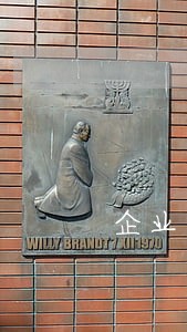 企业工资按年发放是否违法