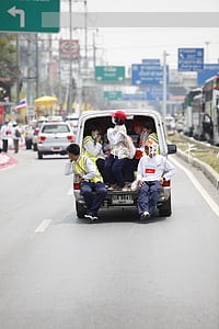 信用卡10万逾期三年了怎么处理