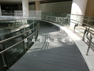 信用卡还款逾期一百块