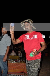 信用卡逾期一天收利吗