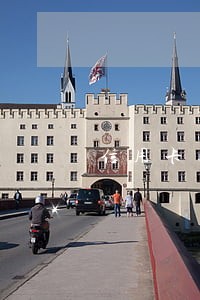 信用卡逾期上门催债合法吗 信用卡逾期上门催债合法吗