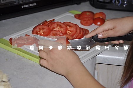 信用卡逾期收到限行令通知怎么办