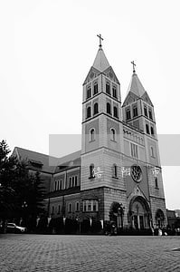 信阳市车祸赔偿律师起诉费用 信阳市车祸赔偿律师起诉费用