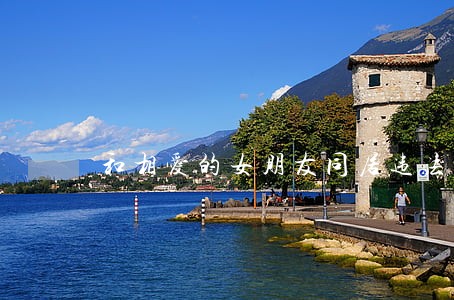 和相爱的女朋友同居违法吗 和相爱的女朋友同居违法吗