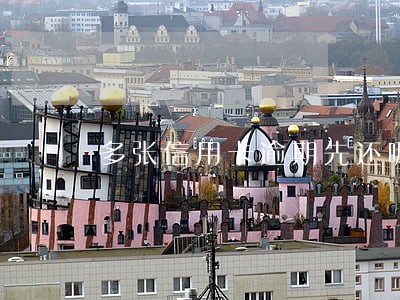 多张信用卡逾期先还哪个