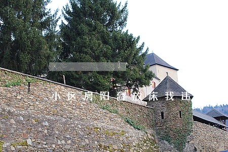 小区房阳台放床我违法吗