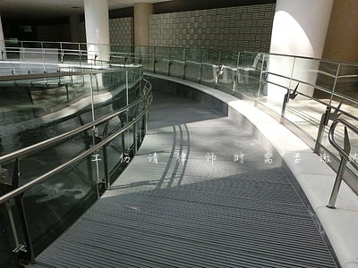 工伤请律师时需要缴纳多少律师费