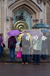 律师都是先收钱在办事吗 律师都是先收钱在办事吗