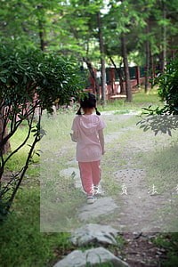 教育法律法规是以什么保证实施的行为准则 教育法律法规是以什么保证实施的行为准则