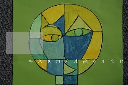 昨天我们给法院的法官打电话问了 昨天我们给法院的法官打电话问了