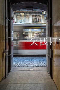 欠钱打官司律师代理费多少钱