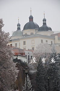 没有离婚老婆将女儿带去国外 没有离婚老婆将女儿带去国外
