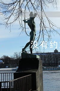 没有约定逾期房产证违约条款 没有约定逾期房产证违约条款