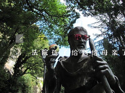 法院孩子给判给母亲了 法院孩子给判给母亲了