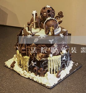 法院职业装需要穿丝袜吗 法院职业装需要穿丝袜吗