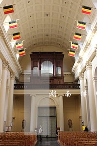 湖南律师法院门口被撞 湖南律师法院门口被撞