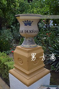 男方离婚请律师多少钱 男方离婚请律师多少钱