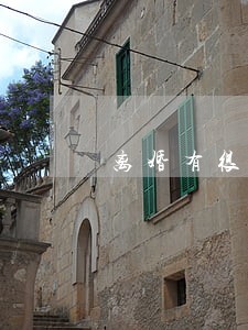 离婚有很大债务需要找律师吗