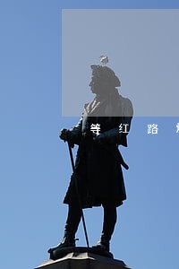 等红路灯看地图违法吗 等红路灯看地图违法吗
