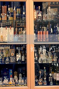 红绿灯路口汽车故障停车违法吗 红绿灯路口汽车故障停车违法吗