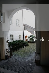网贷逾期被诉讼要不要承担律师费 网贷逾期被诉讼要不要承担律师费