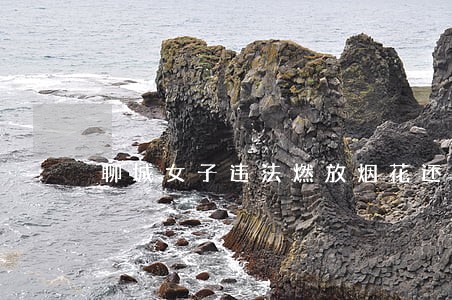 聊城女子违法燃放烟花还晒小视频 聊城女子违法燃放烟花还晒小视频