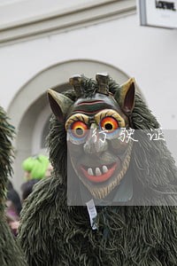 行驶证年检逾期一个月怎么处罚 行驶证年检逾期一个月怎么处罚
