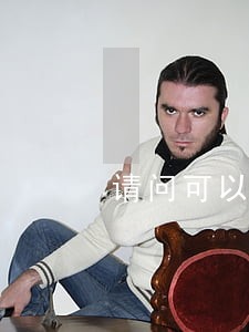 请问可以可以去法院起诉他 请问可以可以去法院起诉他