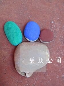 贷款公司压身份证是违法的吗 贷款公司压身份证是违法的吗
