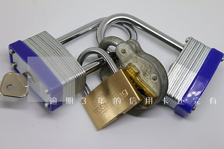 逾期3年的信用卡还完有事没有