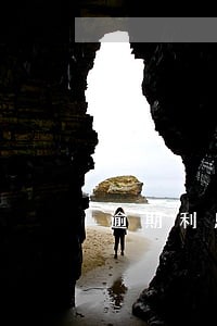 逾期利息和违约金是否同时适用 逾期利息和违约金是否同时适用