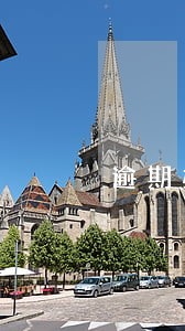 逾期办房产证要支付违约金 逾期办房产证要支付违约金