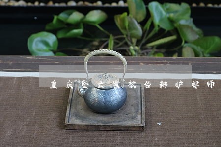 重庆坠亡案被告辩护律师 重庆坠亡案被告辩护律师