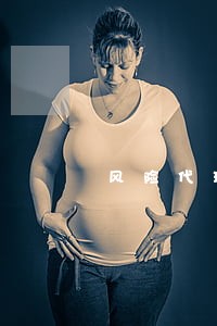 风险代理律师费由谁支付 风险代理律师费由谁支付