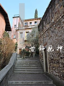 首饰抵押逾期是否要出保管费 首饰抵押逾期是否要出保管费